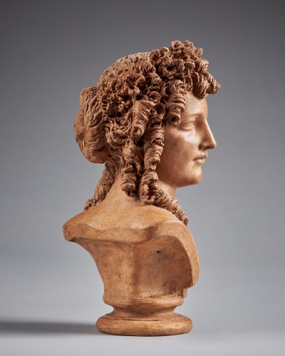 Buste de Flore en terre cuite, XIXe siècle - ArtHistorical
