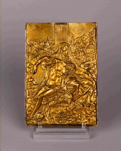 Un relief en bronze doré de la Pietà, 19e siècle - Art sacré, objets religieux Style 