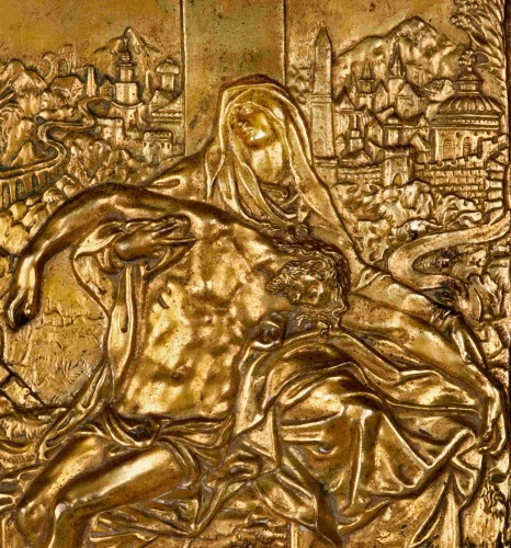 Art sacré, objets religieux  - Un relief en bronze doré de la Pietà, 19e siècle