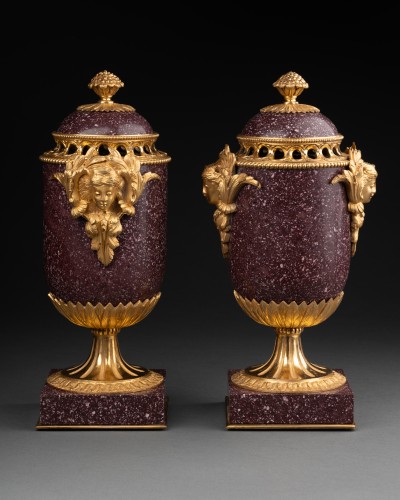 Decorative Objects  - Pair of porphyry potpourris, Rome circa 1800-1810