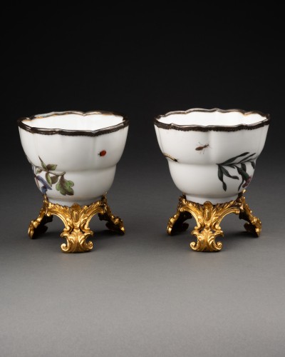 18th century - Pair of cups with botanical decoration, Meissen circa 1740