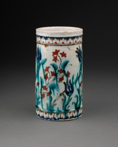 Céramiques, Porcelaines  - Chope MASRAPA en céramique, Iznik  XVIIe siècle