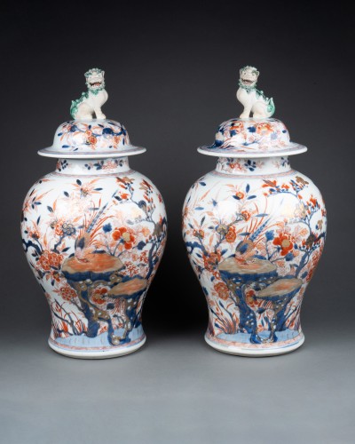 Pair of covered Chinese porcelain jars circa 1720 - 