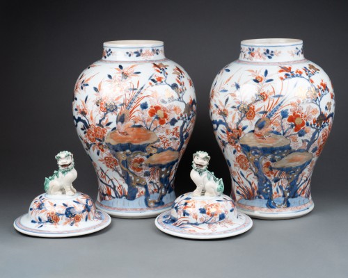 Louis XIV - Pair of covered Chinese porcelain jars circa 1720