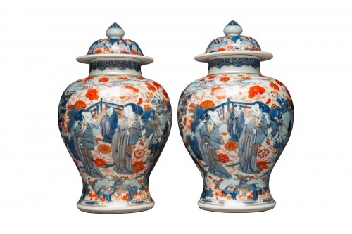 Pair of covered Chinese porcelain vases circa 1700