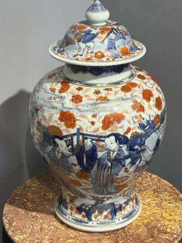 Antiquités - Paire de potiches couvertes en porcelaine de Chine vers 1700