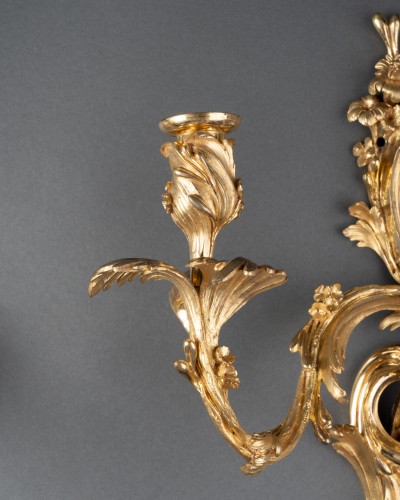 Antiquités - Paire d’appliques rocailles, Paris époque Louis XV vers 1750