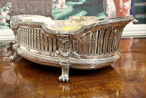 Lapar, Paris – Important sterling silver centrepiece jardinière - 