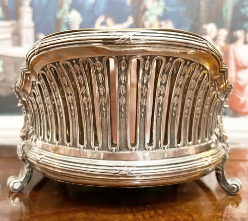 19th century - Lapar, Paris – Important sterling silver centrepiece jardinière