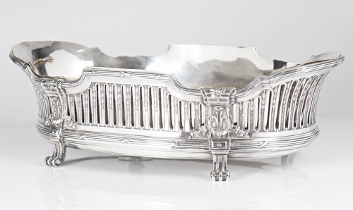 Antiquités - Lapar, Paris – Important sterling silver centrepiece jardinière