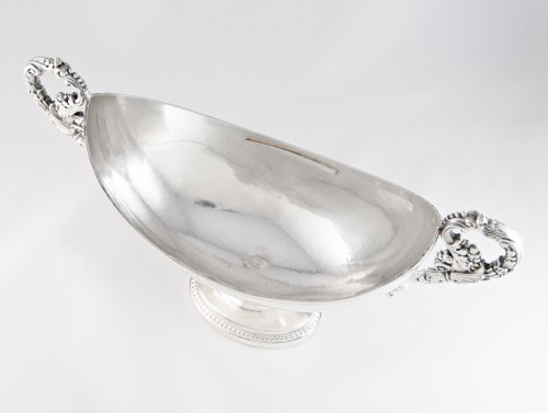 Paris, 1819-1838 – Large silver centerpiece bowl with masks, Vieillard mark - Restauration - Charles X