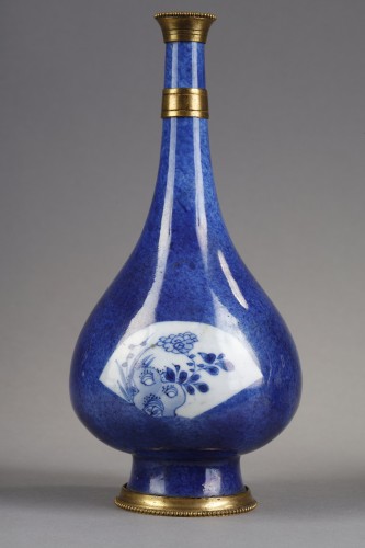 Powder blue and white blue porcelain sprinklers, Kangxi 1662-1722 - Asian Works of Art Style 