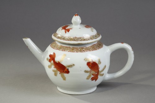 Verseuse en porcelaine - Chine epoque Yongzheng 1723-1735 - Arts d