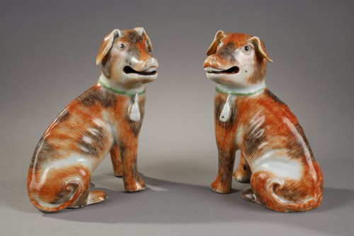 Antiquités - Paire de chiens en porcelaine Chine cie des Indes 18e siècle