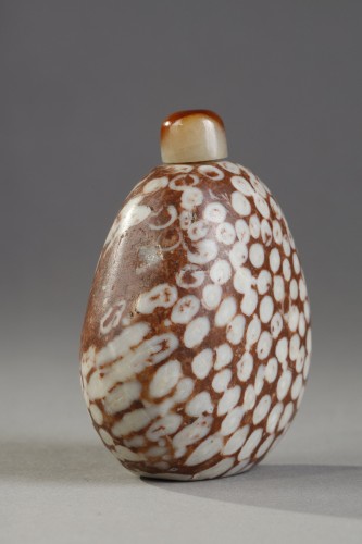 Snuff bottle in &quot;limestone&quot; - 1750 - 1850 - Asian Works of Art Style 