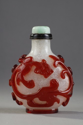 Snuff bottle  glass  overlay - China 1750 - 1820 - 