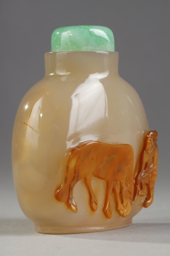 Asian Works of Art  - Snuff bottle agate - China Official School 1750 - 1850