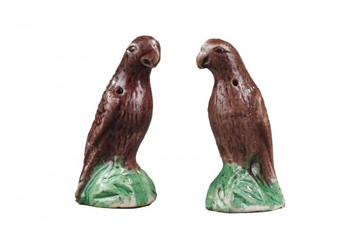 Parrots in aubergine  glazed biscuit - China Kangxi period 1662/1722