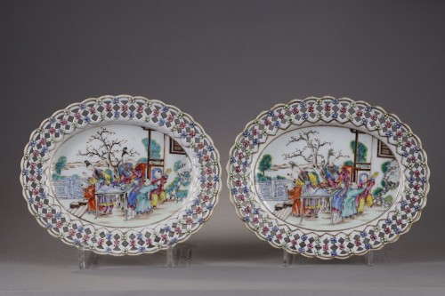 XVIIIe siècle - Paire de plats en porcelaine -Epoque Qianlong 1736/1795