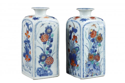Pair of porcelain bottles from China circa 1715