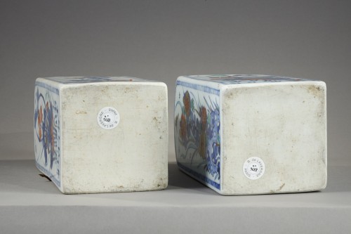 Paire de flacons en porcelaine de Chine vers 1715 - 