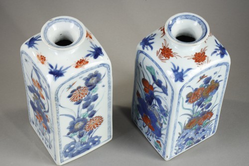  - Paire de flacons en porcelaine de Chine vers 1715