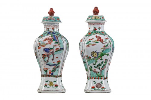 Paire de vases en porcelaine de la "Famille Verte" - Kangxi 1662-1722