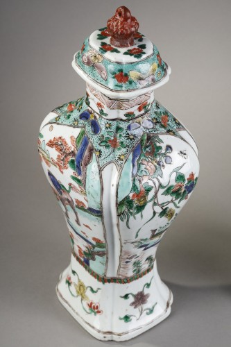 Pair of porcelain vases from the &quot;Famille Verte&quot;  - Kangxi 1662-1722 - 