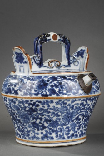 Verseuse a eau en porcelaine "bleu blanc" Epoque Kangxi 1662/1722 - Arts d