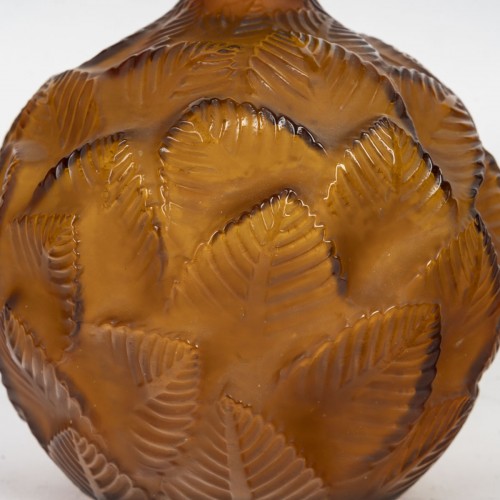 1926 René Lalique - Vase Ormeaux Ambre - Verrerie, Cristallerie Style Art Déco