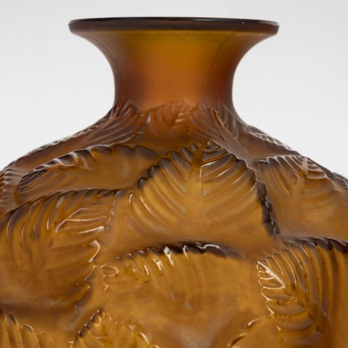 1926 René Lalique - Vase Ormeaux Ambre - BG Arts