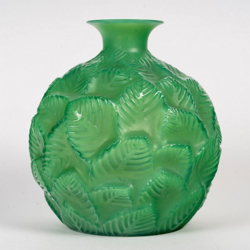 1926 René Lalique - Vase Ormeaux vert jade - Verrerie, Cristallerie Style Art Déco