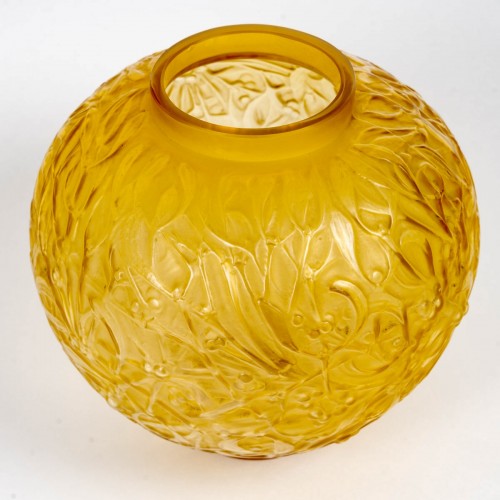 1920 René Lalique - Vase Gui Jaune Ambré - Verrerie, Cristallerie Style Art Déco