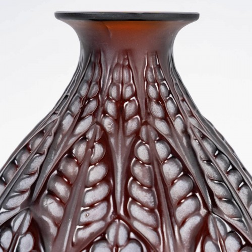 Glass & Crystal  - 1924 René Lalique - Vase Malesherbes Dark