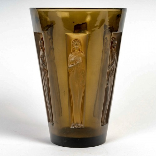 Glass & Crystal  - 1912 René Lalique - Six Figurines Vase