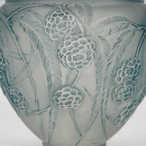 20th century - 1923 René Lalique - Nefliers Vase