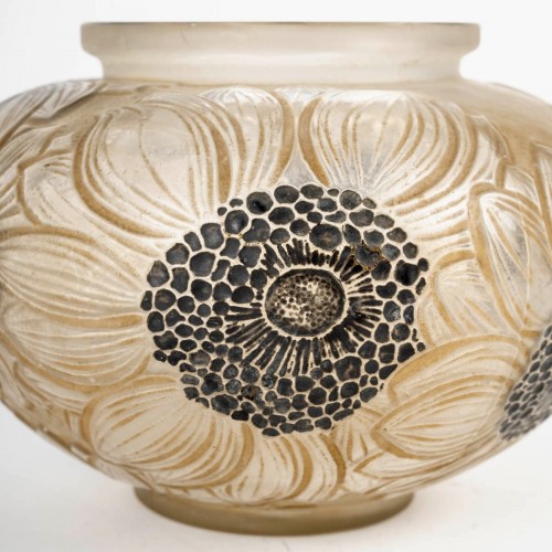 20th century - 1923 René Lalique - Vase Dahlias