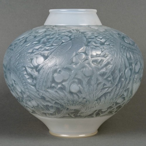 20th century - 1924 René Lalique - Vase Aras Cased