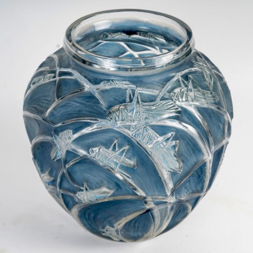 Glass & Crystal  - 1912 René Lalique - Vase Sauterelles