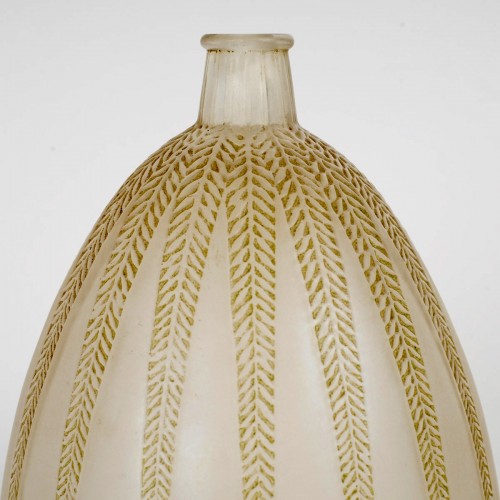 XXe siècle - 1921 René Lalique - Vase Mimosa