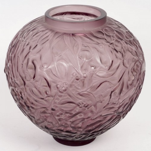 Glass & Crystal  - 1920 René Lalique - amethyst Gui Mistletoe Vase