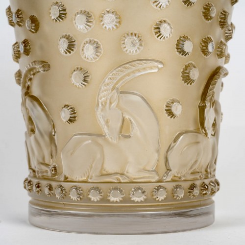 Glass & Crystal  - 1938 René Lalique - Vase Ajaccio