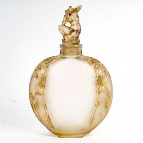 Verrerie, Cristallerie  - 1920 René Lalique Vase Méplat Sirènes Avec Bouchon Figurine Verre Blanc Patiné Sépia