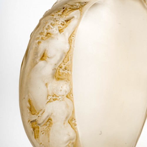 XXe siècle - 1920 René Lalique Vase Méplat Sirènes Avec Bouchon Figurine Verre Blanc Patiné Sépia