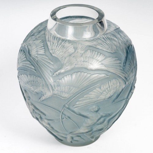 1921 René Lalique - Vase Archers Verre Blanc Patiné Bleu - BG Arts