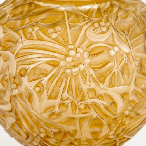 20th century - 1920 René Lalique - Vase Gui Mistletoe