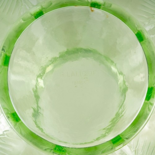 Glass & Crystal  - 1932 René Lalique - Vase Biskra Light Green