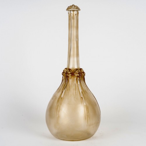 Antiquités - 1914 René Lalique - Carafe Art Nouveau Six Têtes patiné sépia