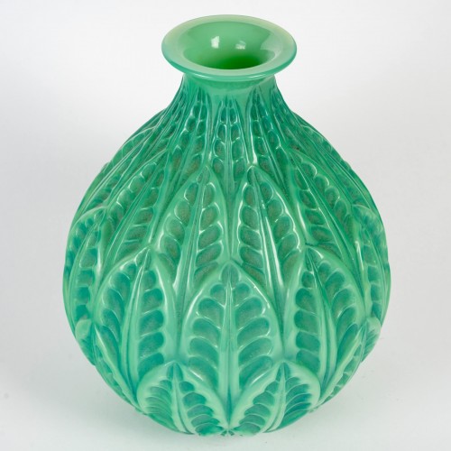 Verrerie, Cristallerie  - 1924 René Lalique - Vase Malesherbes Verre Vert Jade Patiné Vert