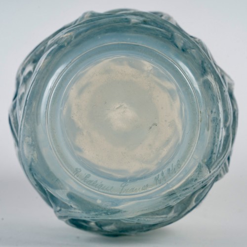 20th century - 1921 René Lalique - Vase Ronces Cased blue patina